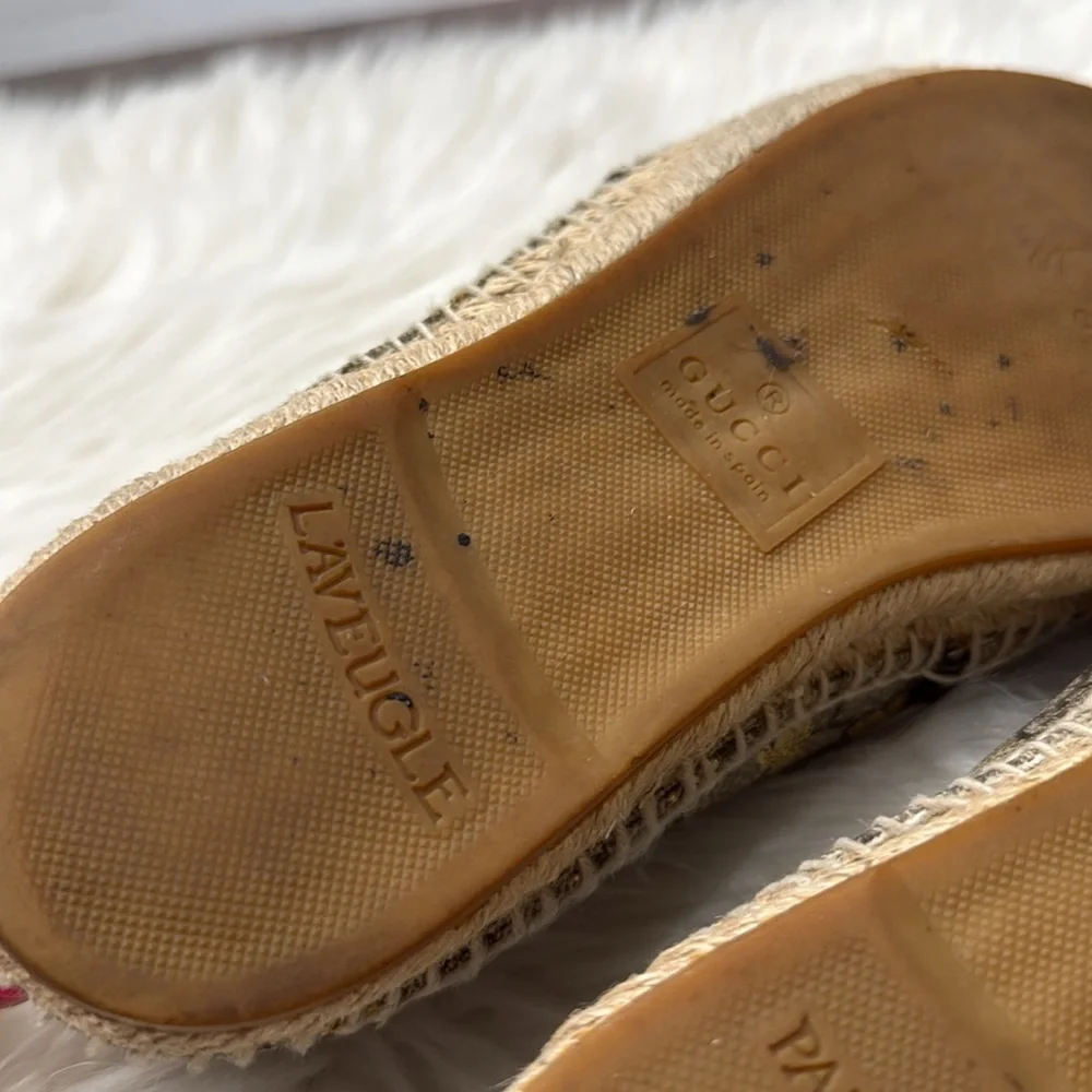 GUCCI GG Supreme Bee Espadrilles - Picture 15 of 15
